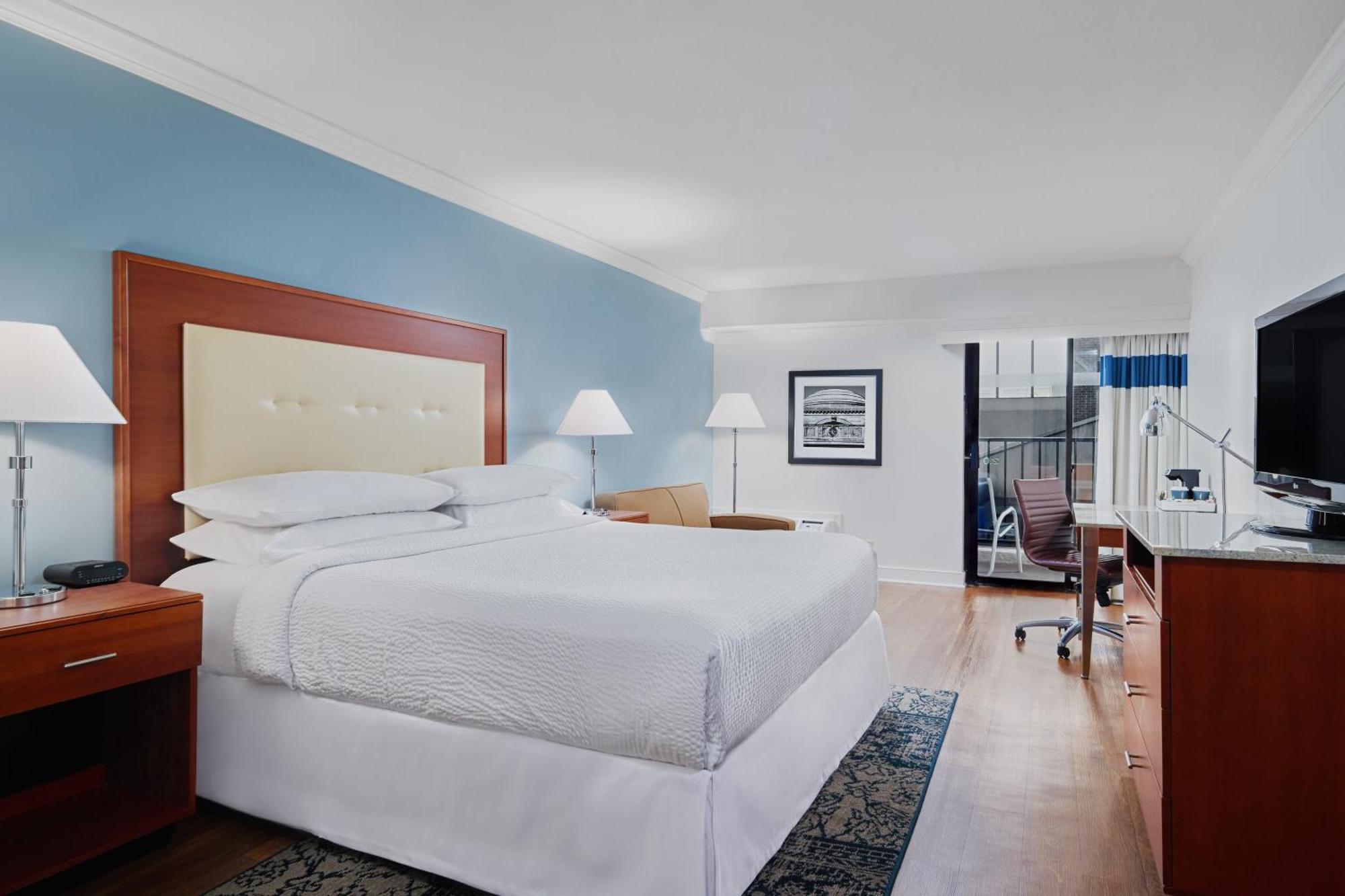 Four Points By Sheraton Richmond Airport Сандстън Екстериор снимка