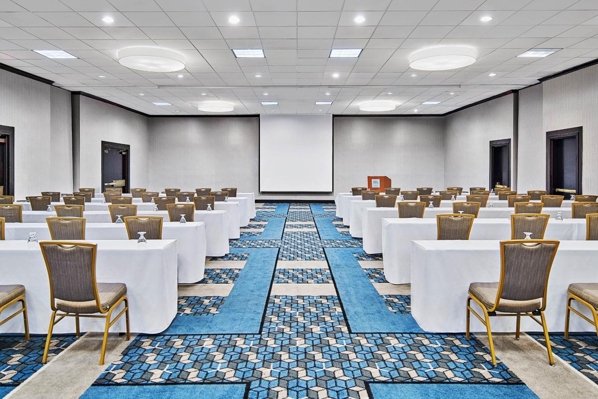 Four Points By Sheraton Richmond Airport Сандстън Екстериор снимка