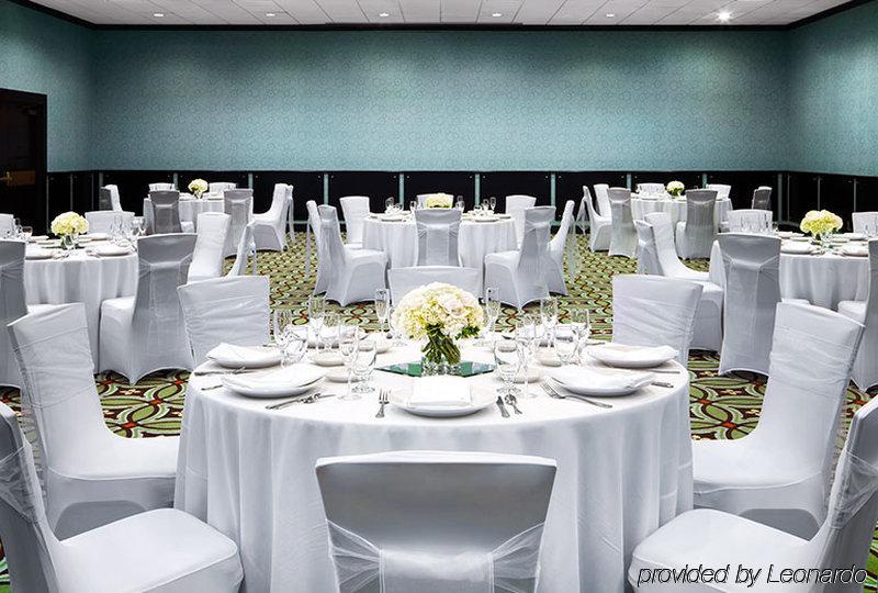 Four Points By Sheraton Richmond Airport Сандстън Екстериор снимка