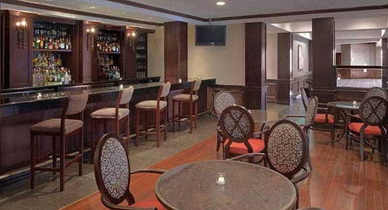 Four Points By Sheraton Richmond Airport Сандстън Ресторант снимка