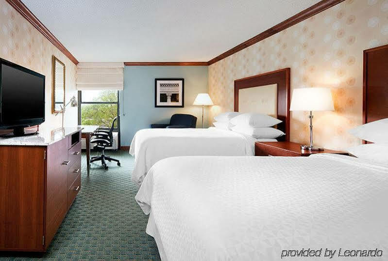 Four Points By Sheraton Richmond Airport Сандстън Екстериор снимка